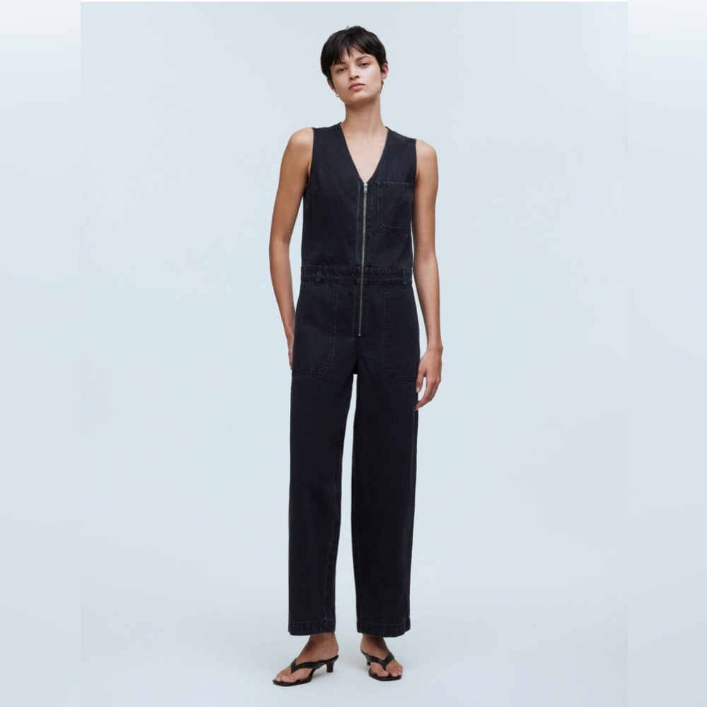 Denim Zip-Front Sleeveless Jumpsuit in Tarrybrook Wash